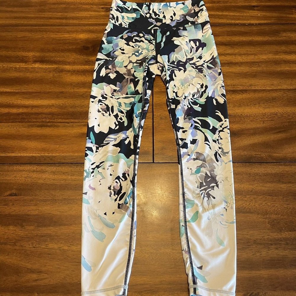 Athleta Elation Blossom 7/8 Tight in Powervita,NAVY FLORAL SIZE XS #405642